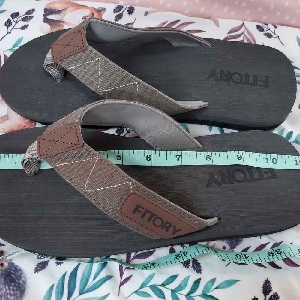 Size 11 Fitory Black and Brown Flip-Flops for Men